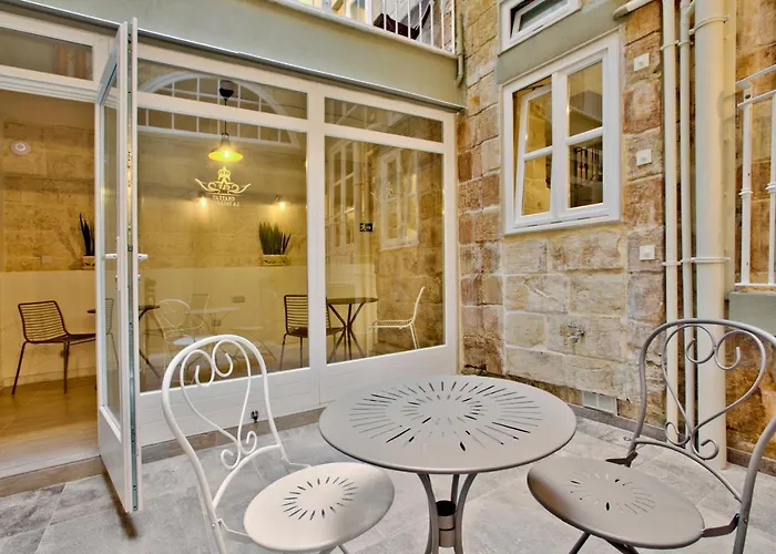 Πανσιόν Chateau La Vallette - Tritoni