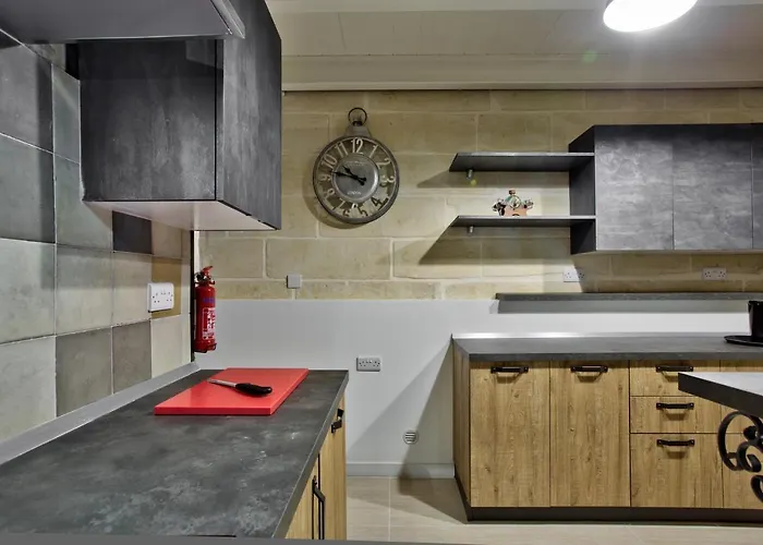 Chateau La Vallette - Tritoni Affittacamere La Valletta