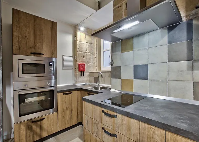 Chateau La Vallette - Tritoni Πανσιόν 3*